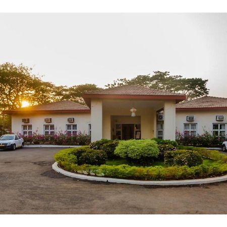 Modi'S Resort, カルジャット エクステリア 写真